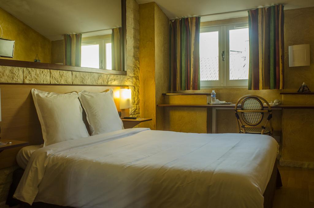 Hotel Bosquet Pau Centre - Self Check In Budget Hotel Habitación foto