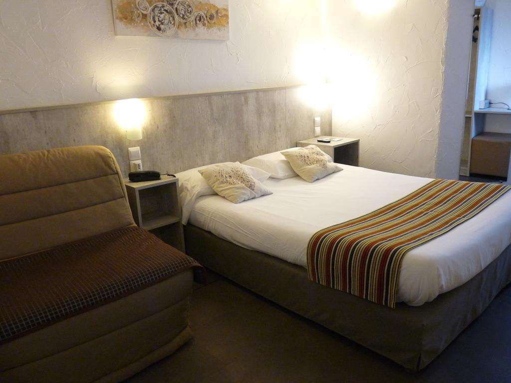 Hotel Bosquet Pau Centre - Self Check In Budget Hotel Habitación foto