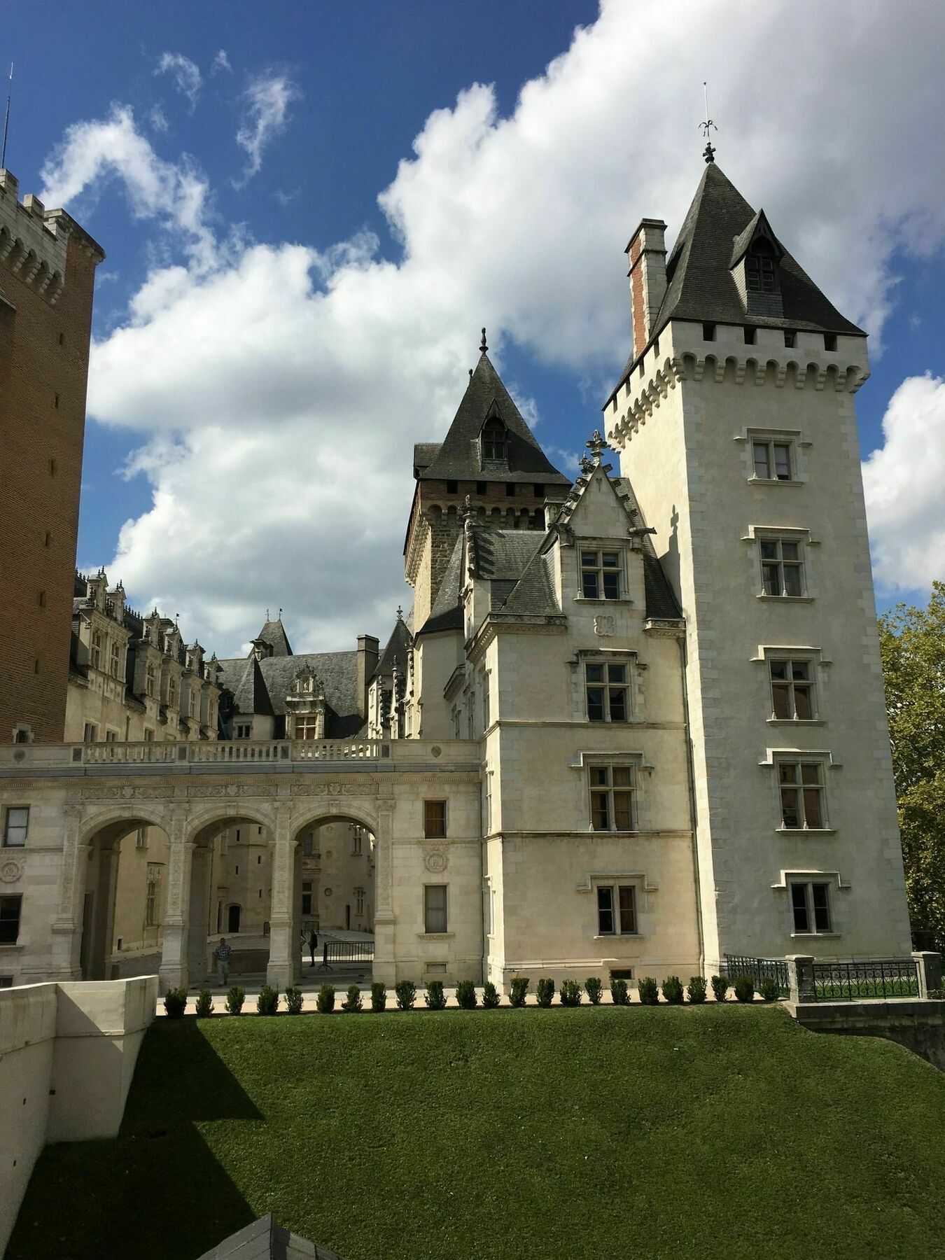 Hotel Bosquet Pau Centre - Self Check In Budget Hotel Exterior foto